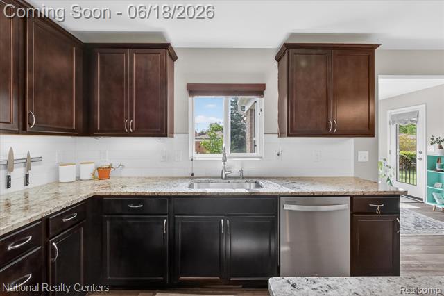 Builiding view sixteen for 33137 Fuhrmann, Sterling Heights, MI. 48310