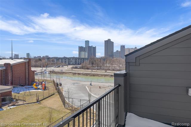 Builiding view thirty for 1041 Hampton, Detroit, MI. 48207