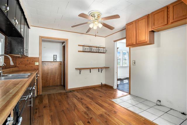 Builiding view four for 210 Battle Creek, Battle Creek, MI. 49037