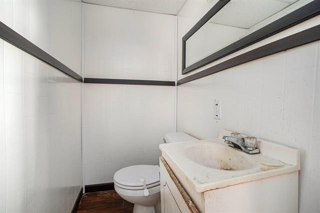 Builiding view seven for 210 Battle Creek, Battle Creek, MI. 49037