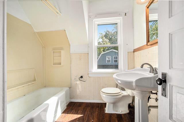 Builiding view ten for 210 Battle Creek, Battle Creek, MI. 49037