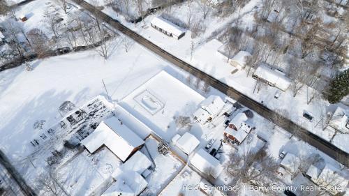 Builiding view forty six for 312 Clinton, Hastings, MI. 49058