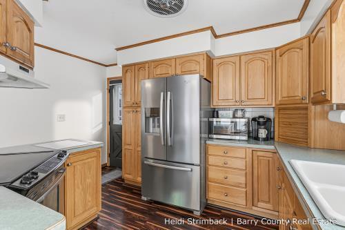 Builiding view nine for 312 Clinton, Hastings, MI. 49058