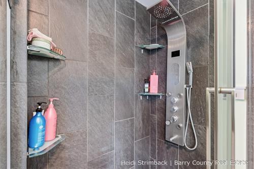 Builiding view twenty for 312 Clinton, Hastings, MI. 49058