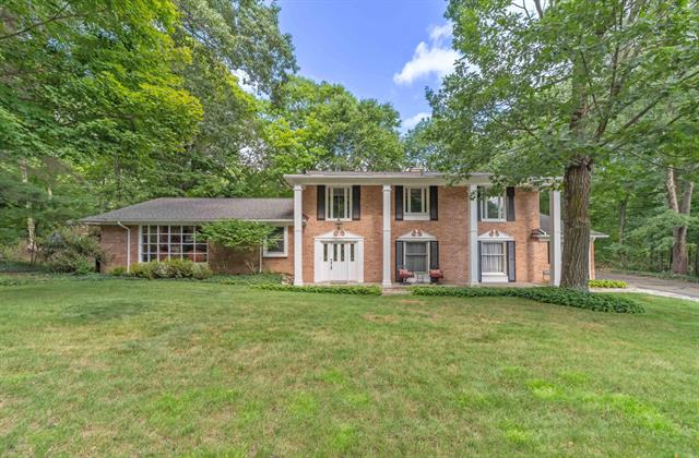 front view for 34150 Hunters Row, Farmington, Mi. 48331