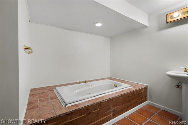 Builiding view eighteen for 1514 26Th, Kalamazoo, MI. 49048