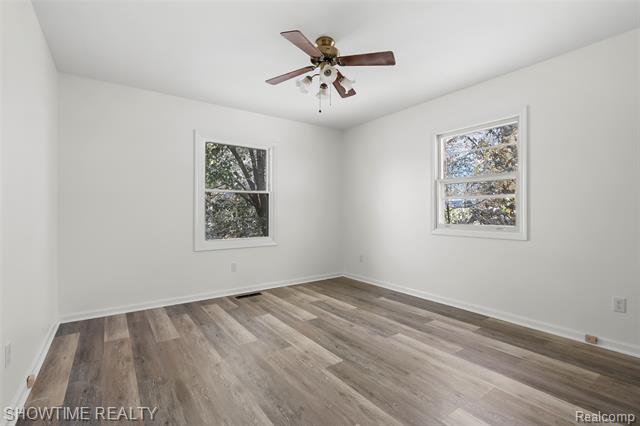 Builiding view twelve for 1514 26Th, Kalamazoo, MI. 49048