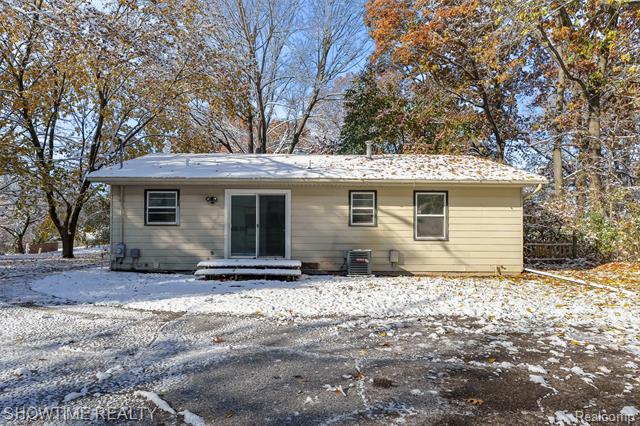 Builiding view twenty one for 1514 26Th, Kalamazoo, MI. 49048