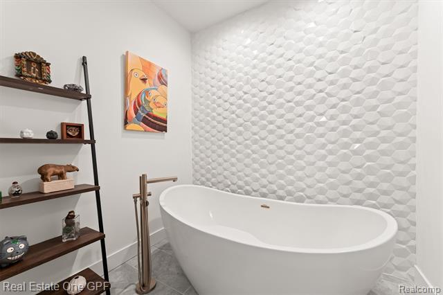 Builiding view eighteen for 228 Edmund, Detroit, MI. 48201