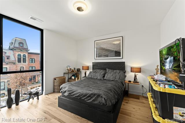 Builiding view fifteen for 228 Edmund, Detroit, MI. 48201