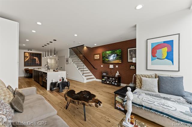 Builiding view five for 228 Edmund, Detroit, MI. 48201