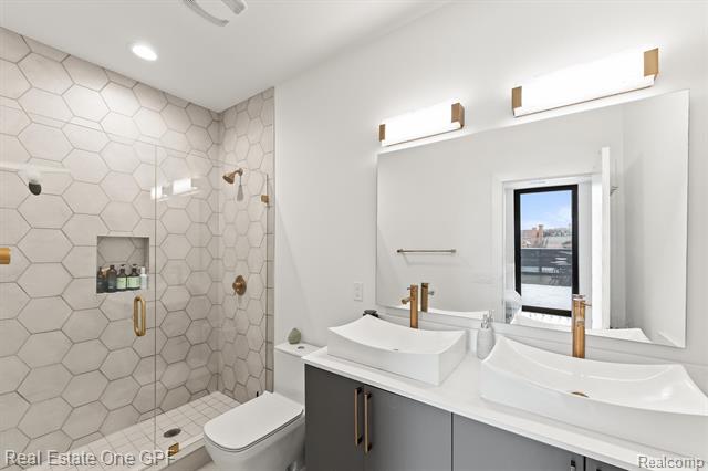 Builiding view sixteen for 228 Edmund, Detroit, MI. 48201