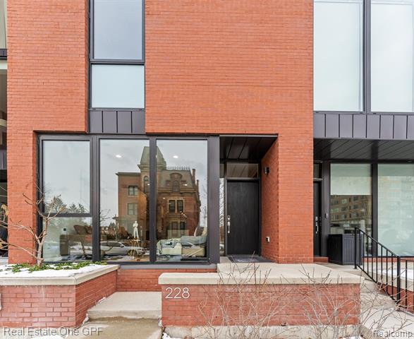 Builiding view three for 228 Edmund, Detroit, MI. 48201