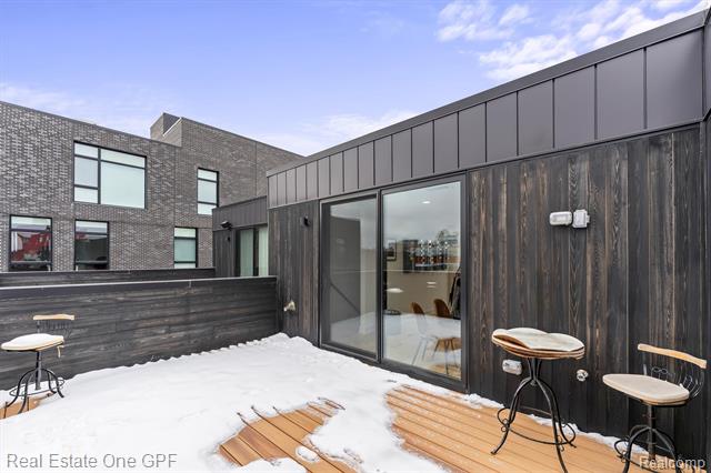 Builiding view twenty six for 228 Edmund, Detroit, MI. 48201