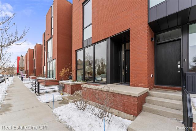 Builiding view two for 228 Edmund, Detroit, MI. 48201