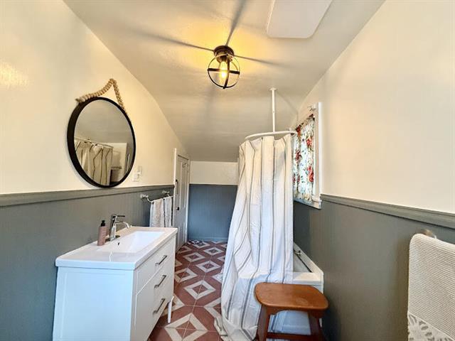 Builiding view eight for 4901 Munger, Ypsilanti, MI. 48197