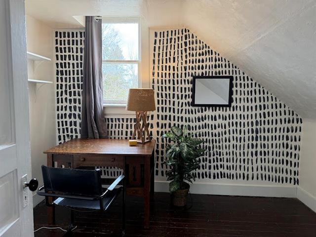 Builiding view eleven for 4901 Munger, Ypsilanti, MI. 48197