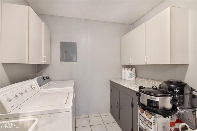 Builiding view eighteen for 26435 Tawas, Madison Heights, MI. 48071