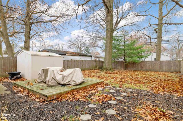 Builiding view nineteen for 26435 Tawas, Madison Heights, MI. 48071