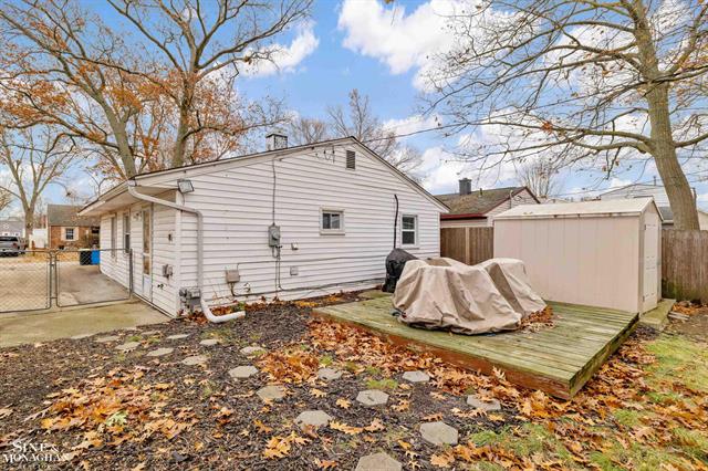 Builiding view twenty two for 26435 Tawas, Madison Heights, MI. 48071