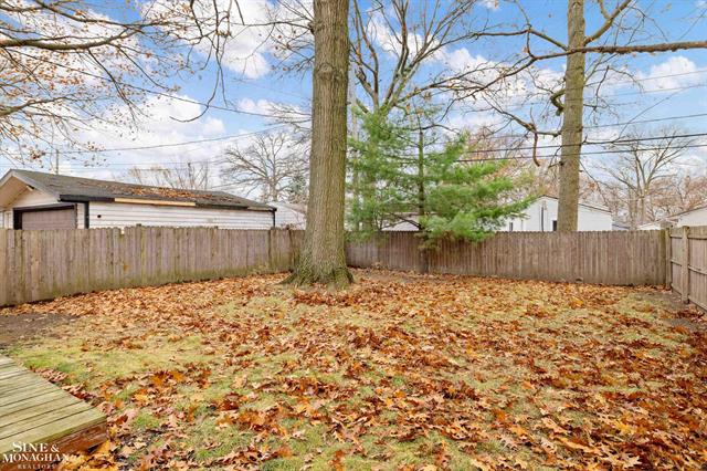 Builiding view twenty for 26435 Tawas, Madison Heights, MI. 48071