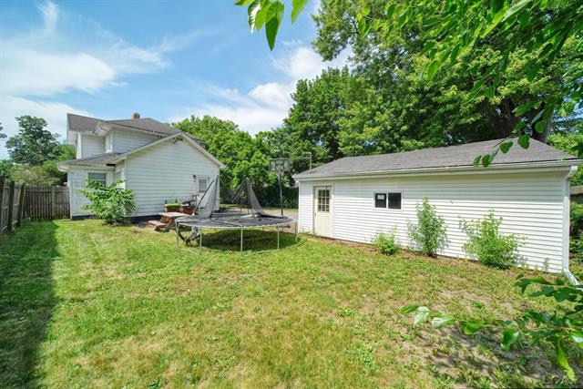Builiding view forty one for 225 Seeley St, Adrian, MI. 49221