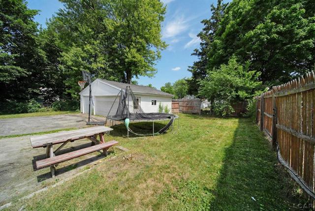 Builiding view forty for 225 Seeley St, Adrian, MI. 49221
