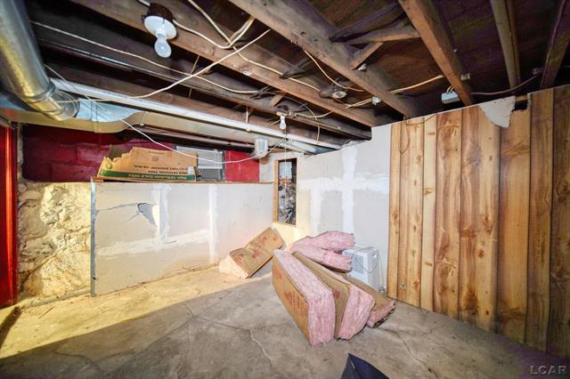Builiding view thirty four for 225 Seeley St, Adrian, MI. 49221