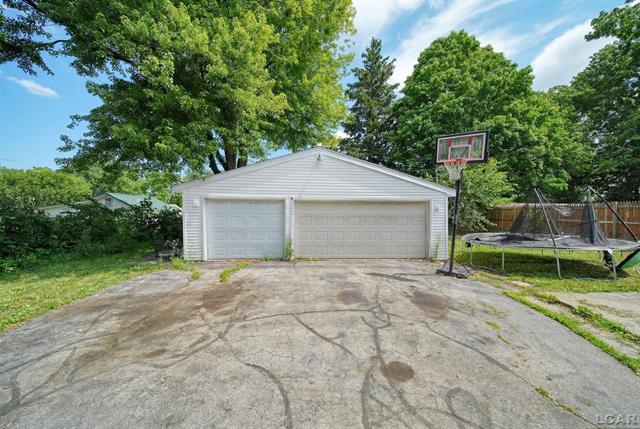 Builiding view thirty nine for 225 Seeley St, Adrian, MI. 49221