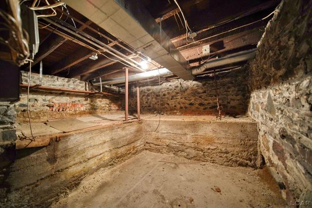 Builiding view thirty six for 225 Seeley St, Adrian, MI. 49221