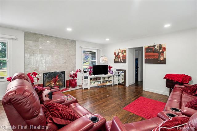 Builiding view four for 27531 Bell, Southfield, MI. 48034