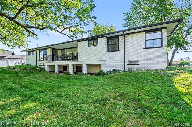 Builiding view twenty three for 27531 Bell, Southfield, MI. 48034