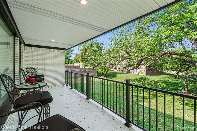 Builiding view twenty two for 27531 Bell, Southfield, MI. 48034
