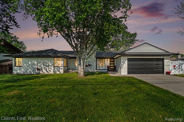 front view for 27531 Bell Rd, Southfield, Mi. 48034