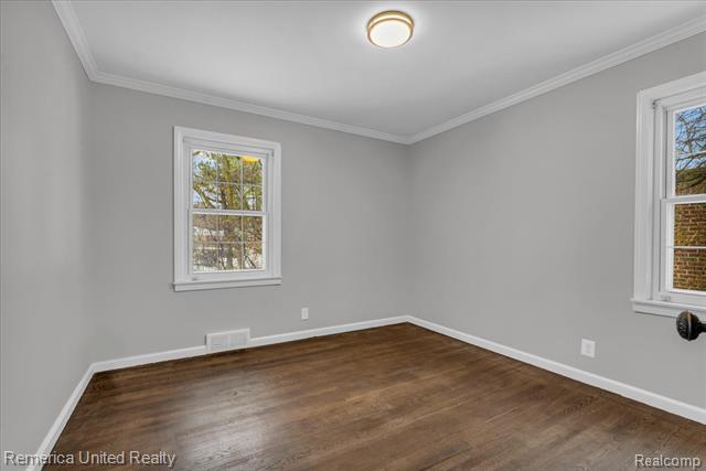 Builiding view nine for 27510 California Se, Southfield, MI. 48076