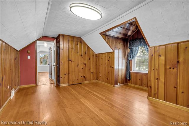 Builiding view nineteen for 27510 California Se, Southfield, MI. 48076