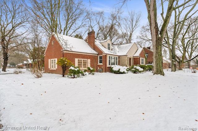 Builiding view thirty three for 27510 California Se, Southfield, MI. 48076