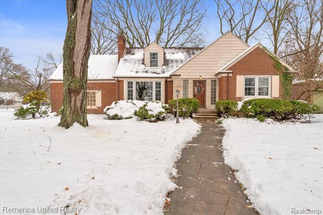 Builiding view thirty two for 27510 California Se, Southfield, MI. 48076