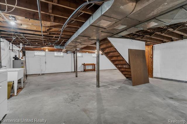 Builiding view twenty three for 27510 California Se, Southfield, MI. 48076