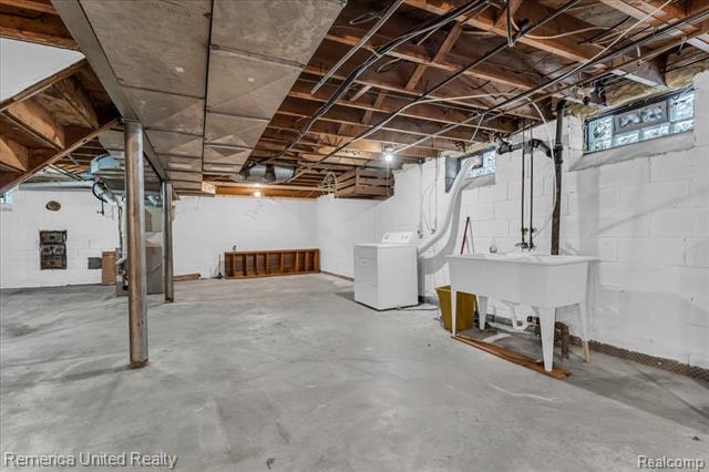 Builiding view twenty two for 27510 California Se, Southfield, MI. 48076