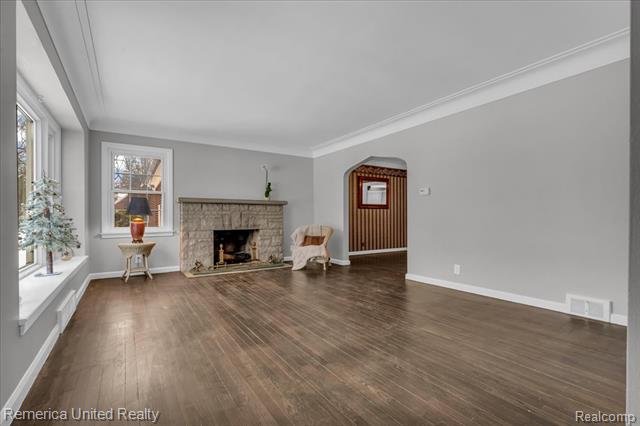 Builiding view two for 27510 California Se, Southfield, MI. 48076