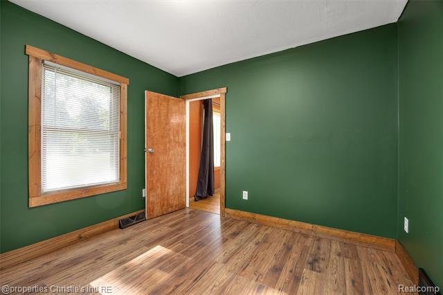 Builiding view nine for 32660 Saint Vincent Ave, Warren, MI. 48092