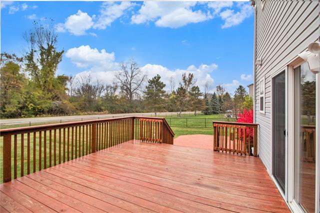 Builiding view twenty one for 172 Garden, Whitmore Lake, MI. 48189