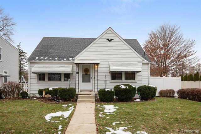 front view for 1991 Buckingham Ave, Berkley, Mi. 48072