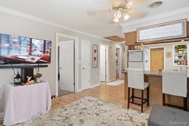 Builiding view eighteen for 2304 2Nd, Westland, MI. 48186