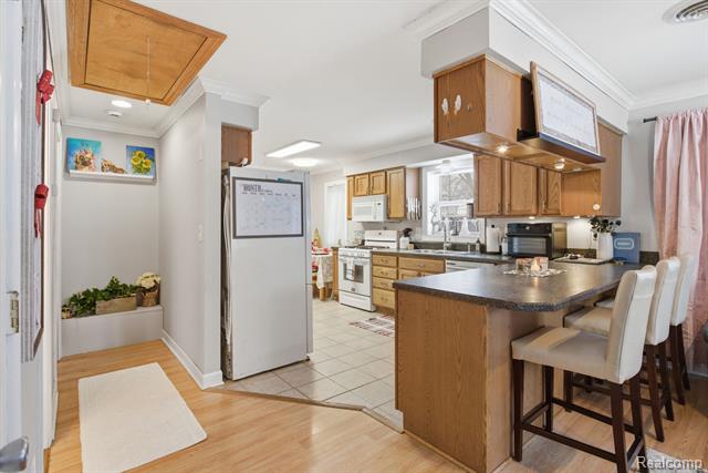 Builiding view nineteen for 2304 2Nd, Westland, MI. 48186