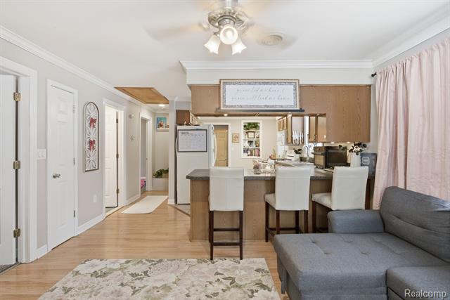 Builiding view seventeen for 2304 2Nd, Westland, MI. 48186