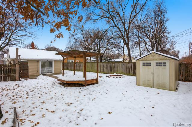 Builiding view ten for 2304 2Nd, Westland, MI. 48186