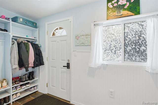 Builiding view thirty eight for 2304 2Nd, Westland, MI. 48186