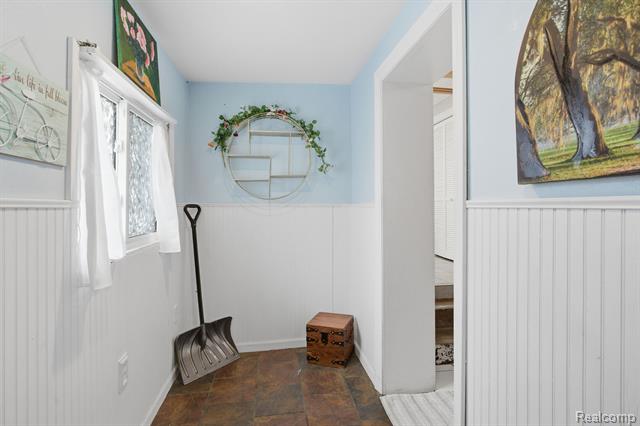 Builiding view thirty six for 2304 2Nd, Westland, MI. 48186